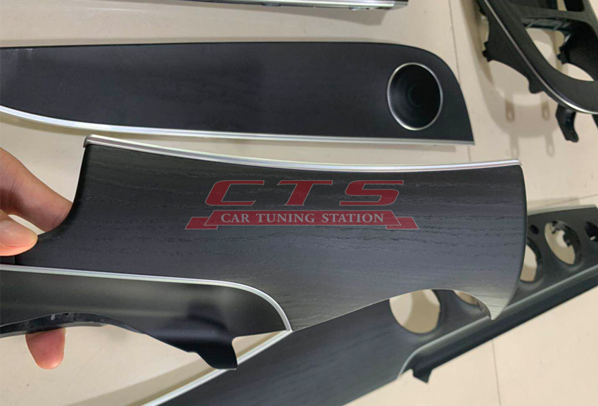 Mercedes-Benz door panel